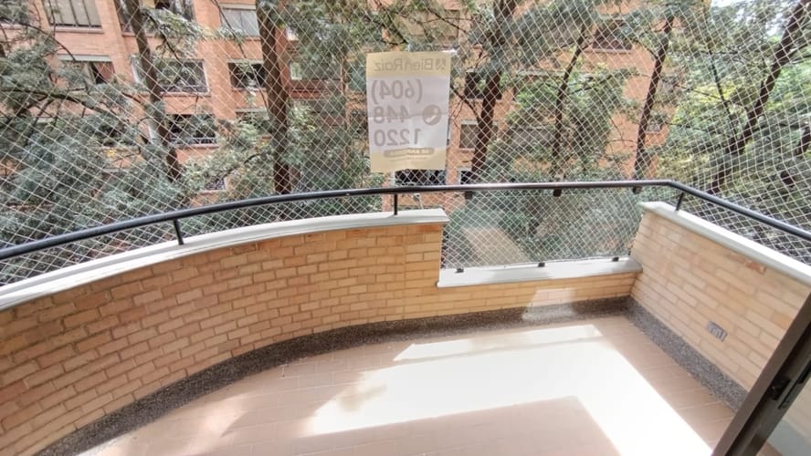 Apartamento de 3 alcobas en arriendo en Los Balsos, Medellín, 128 m² · foto 12 de 17
