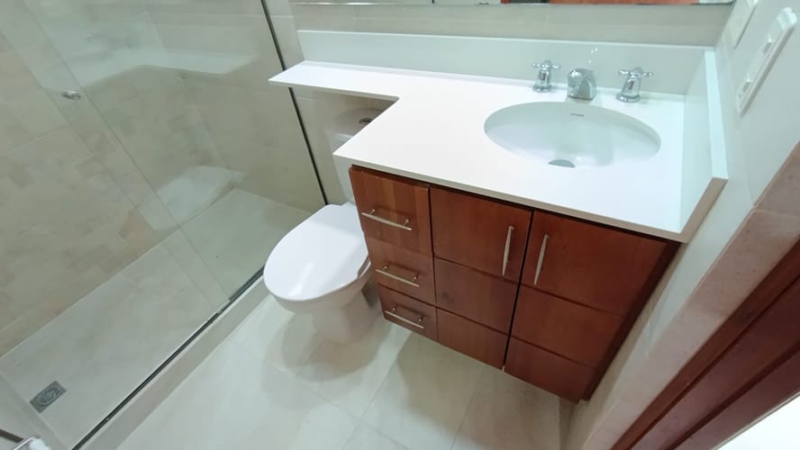 Apartamento de 3 alcobas en arriendo en Los Balsos, Medellín, 128 m² · foto 13 de 17