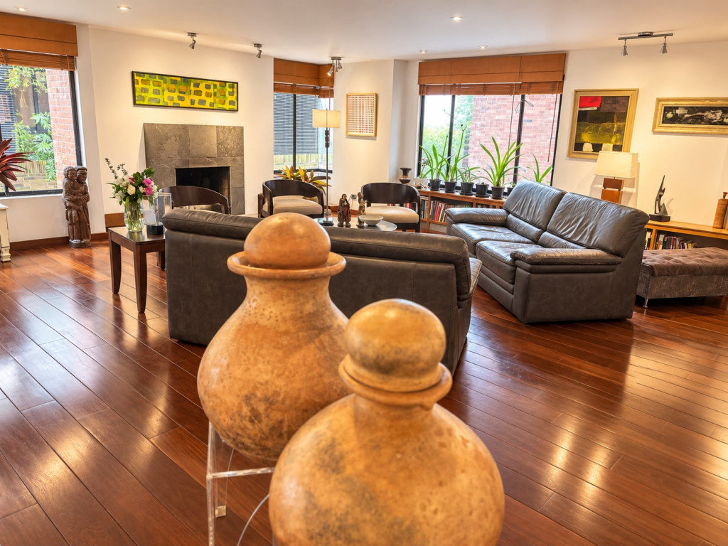 Apartamento en venta en Chicó Alto, Bogotá · foto 2 de 17