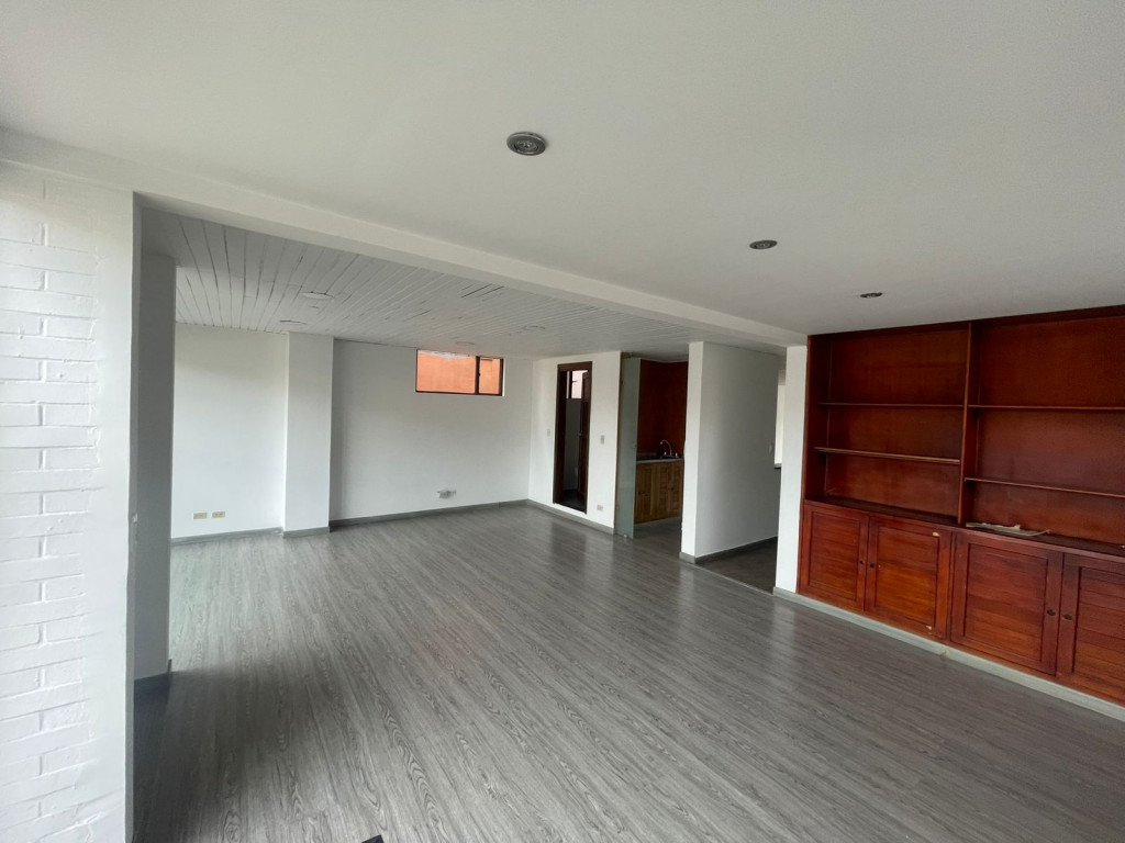 Apartamento en venta en Molinos Norte, Bogotá · foto 2 de 9