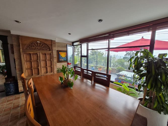Casa de 3 alcobas en venta en El Castillo, Bogotá, 243 m² · foto 3 de 20