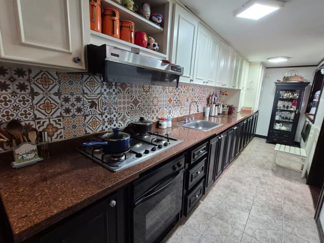Casa de 3 alcobas en venta en El Castillo, Bogotá, 243 m² · foto 7 de 20