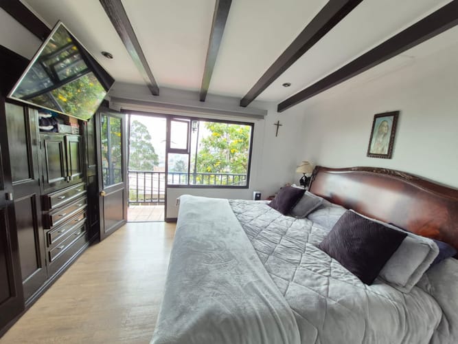 Casa de 3 alcobas en venta en El Castillo, Bogotá, 243 m² · foto 12 de 20