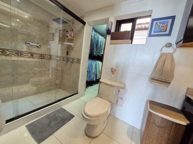 Casa de 3 alcobas en venta en El Castillo, Bogotá, 243 m² · foto 13 de 20