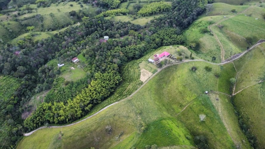 Finca en venta en Armenia, 462 m² · foto 2 de 23