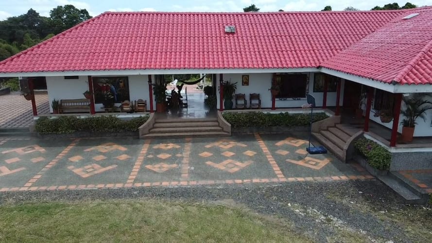 Finca en venta en Armenia, 462 m² · foto 3 de 23