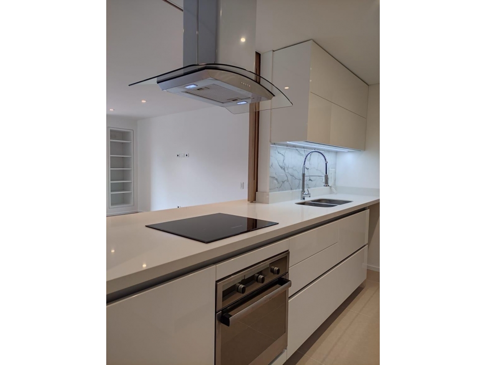 Apartamento en venta en El Nogal, Bogotá · foto 3 de 15