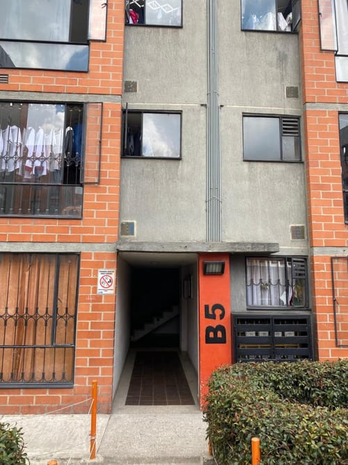 Apartamento de 3 alcobas en venta en San Luis, Soacha, 50 m² · foto 2 de 16