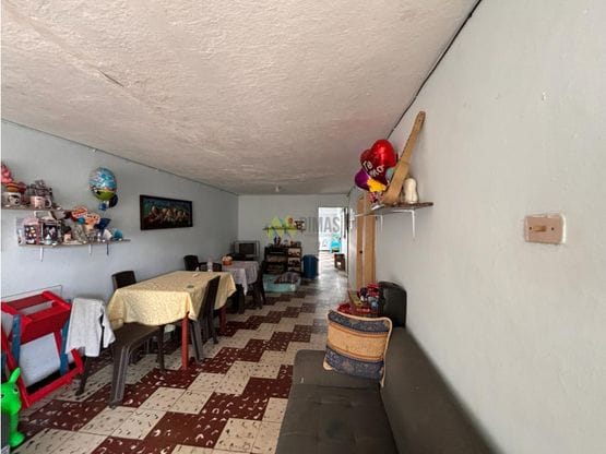 Casa en venta en Napoles, Cali · foto 2 de 10