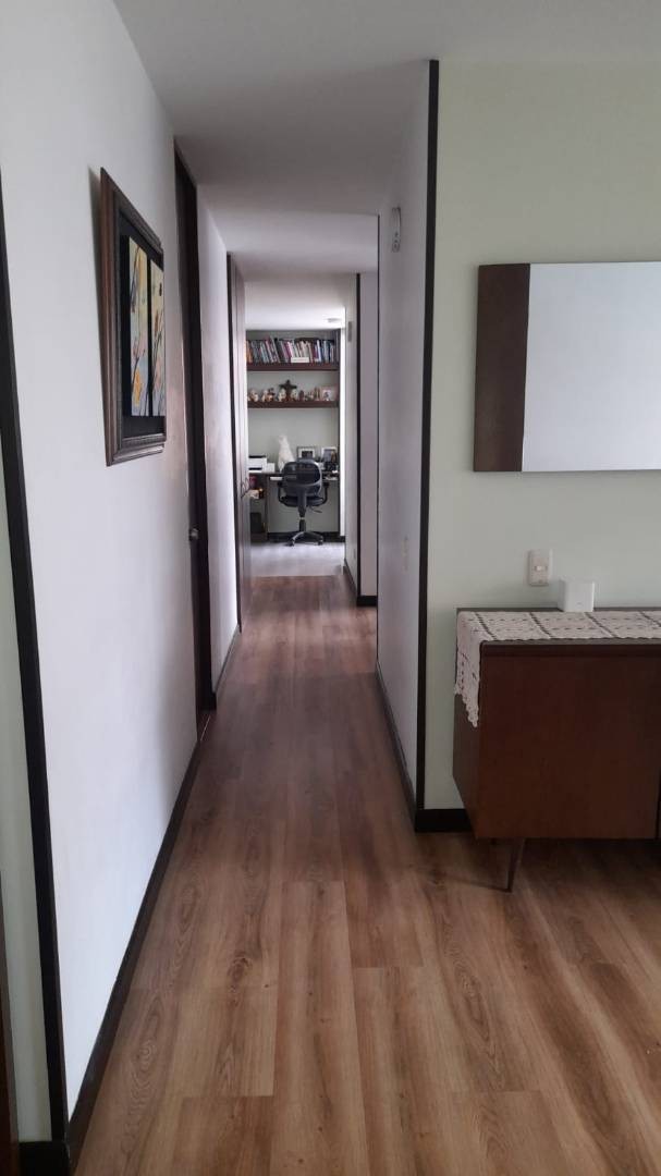 Apartamento en venta en Gratamira, Bogotá · foto 4 de 23