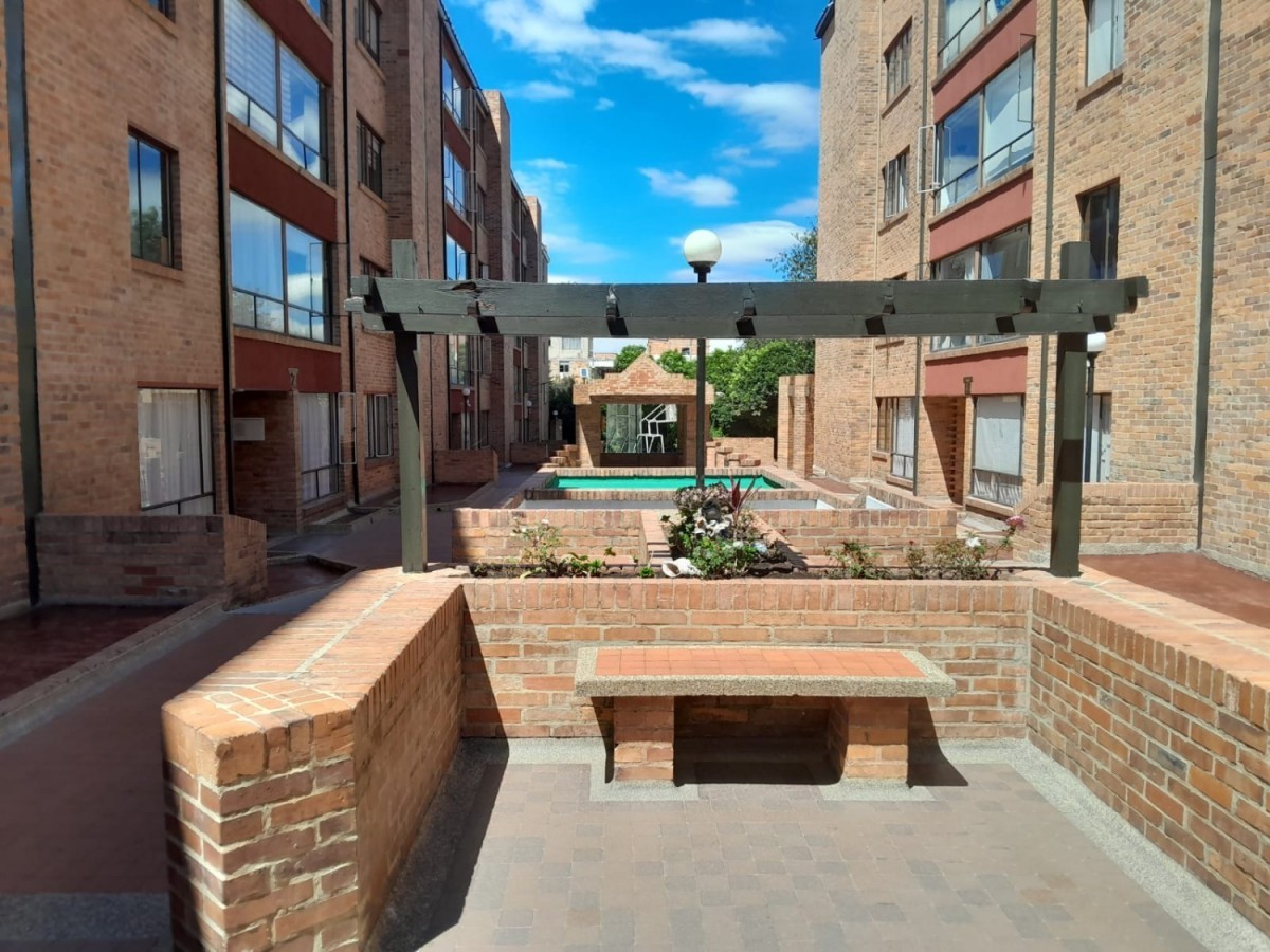 Apartamento en venta en Cedro Golf, Bogotá · foto 2 de 14
