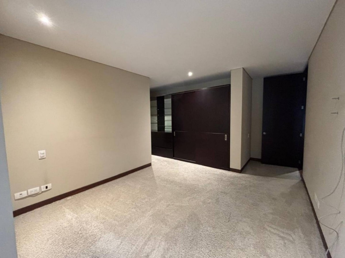 Apartamento en venta en Los Rosales, Bogotá · foto 6 de 16