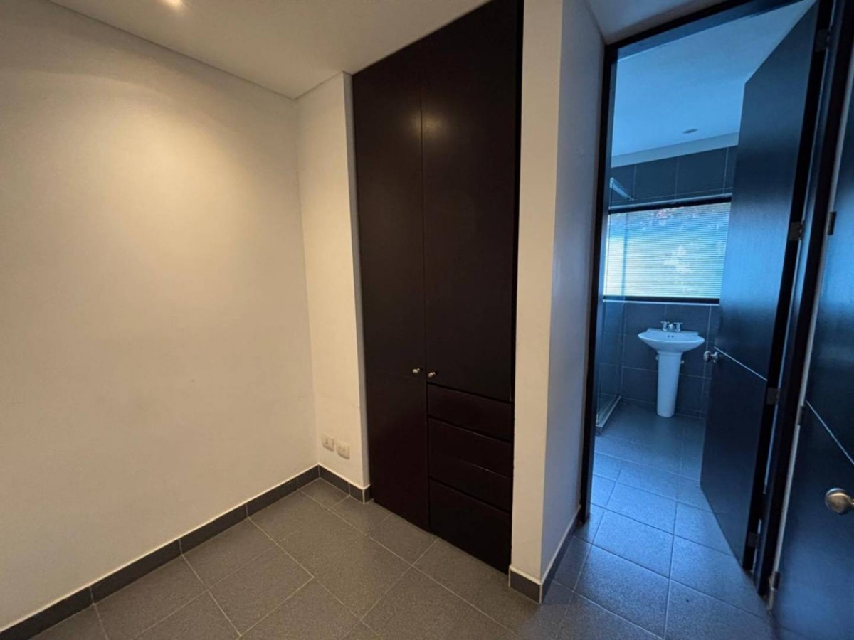 Apartamento en venta en Los Rosales, Bogotá · foto 14 de 16