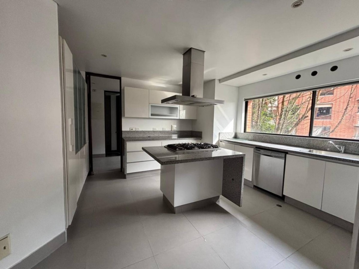 Apartamento en venta en Los Rosales, Bogotá · foto 15 de 16