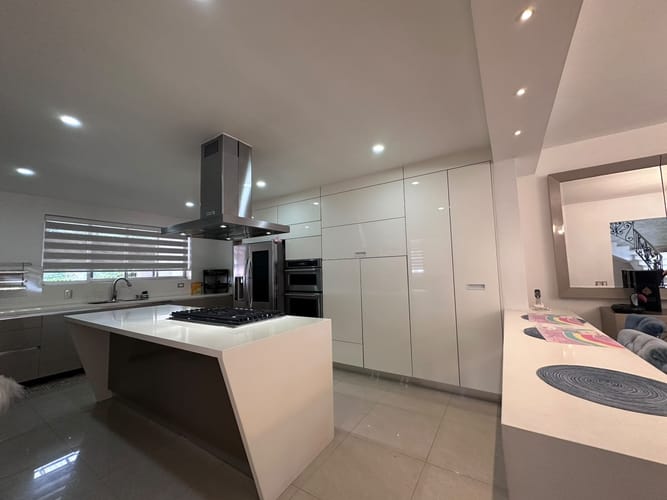 Casa de 4 alcobas en venta en El Poblado, Medellín, 470 m² · foto 5 de 20