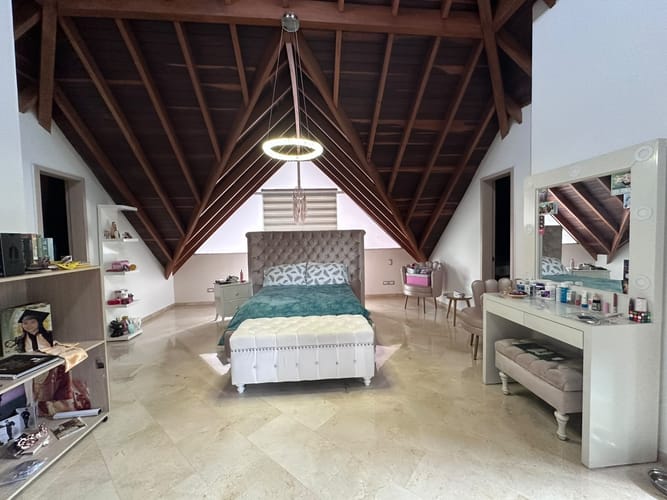 Casa de 4 alcobas en venta en El Poblado, Medellín, 470 m² · foto 12 de 20