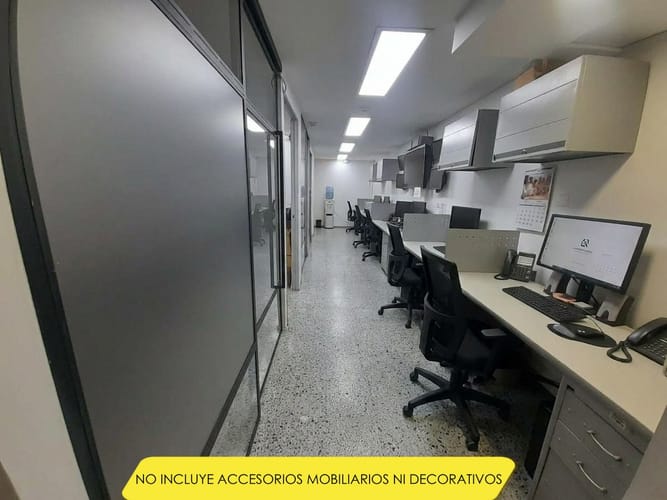 Oficina en arriendo en Villa Carlota, Medellín, 100 m² · foto 2 de 11
