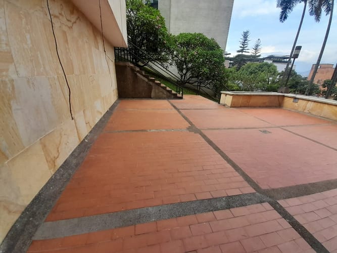 Oficina en arriendo en Villa Carlota, Medellín, 100 m² · foto 8 de 11