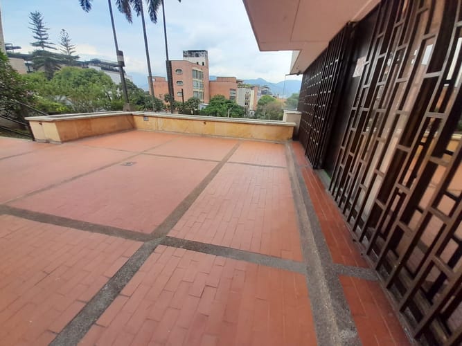 Oficina en arriendo en Villa Carlota, Medellín, 100 m² · foto 9 de 11