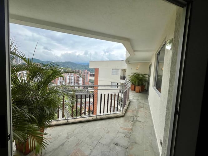 Apartamento de 2 alcobas en venta en Aves Maria, Sabaneta, 104 m² · foto 4 de 23