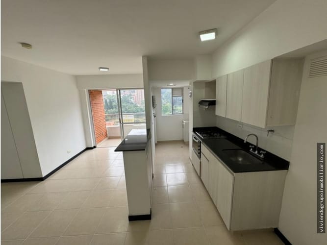 Apartamento de 3 alcobas en venta en Asdesillas, Sabaneta, 70 m² · foto 2 de 12