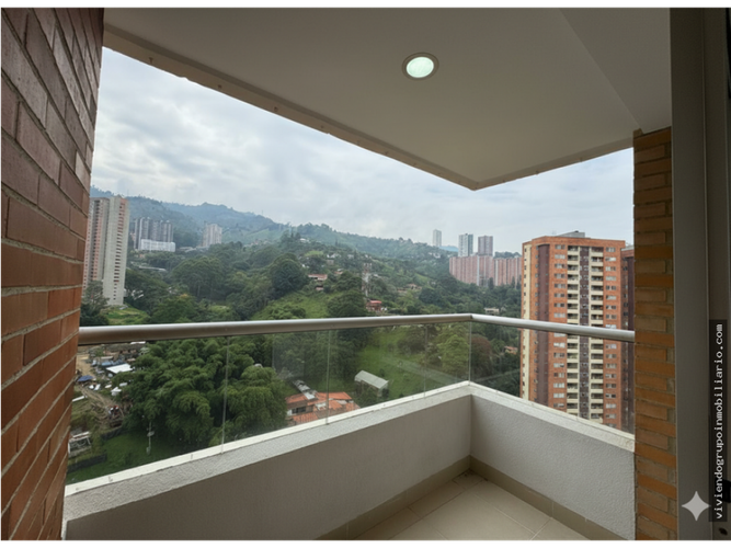 Apartamento de 3 alcobas en venta en Asdesillas, Sabaneta, 70 m² · foto 3 de 12