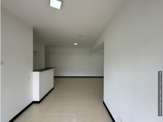 Apartamento de 3 alcobas en venta en Asdesillas, Sabaneta, 70 m² · foto 4 de 12