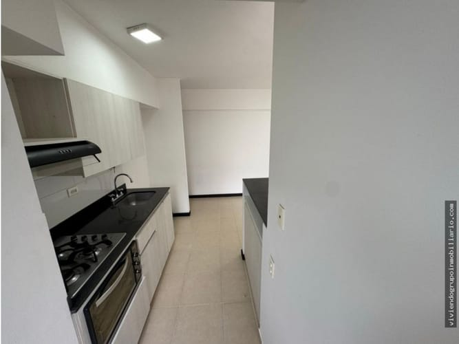 Apartamento de 3 alcobas en venta en Asdesillas, Sabaneta, 70 m² · foto 5 de 12