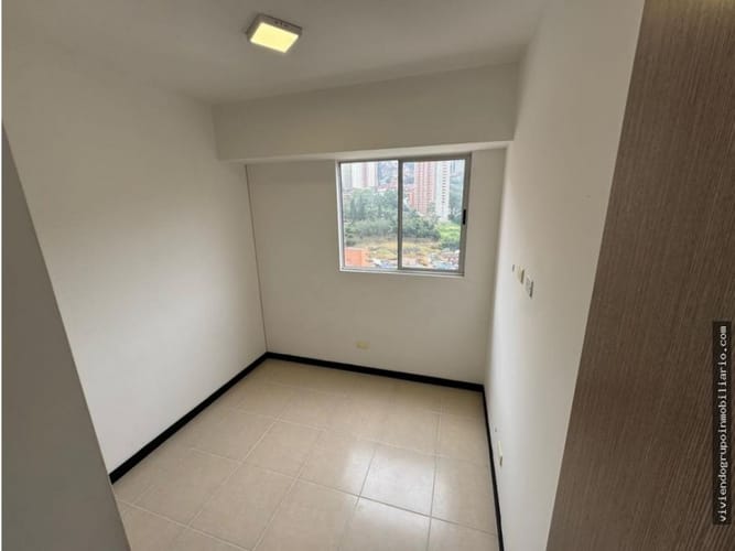Apartamento de 3 alcobas en venta en Asdesillas, Sabaneta, 70 m² · foto 9 de 12