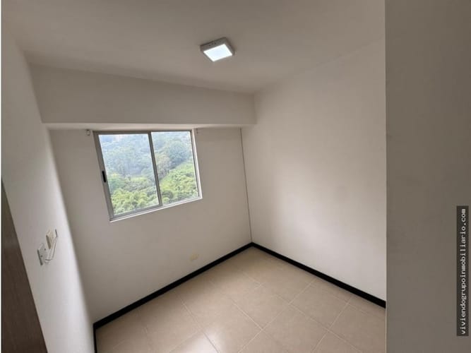 Apartamento de 3 alcobas en venta en Asdesillas, Sabaneta, 70 m² · foto 10 de 12