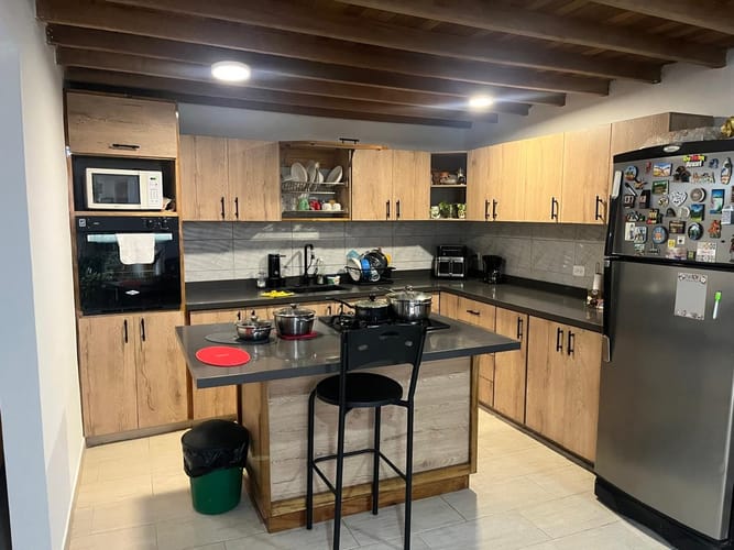 Casa de 4 alcobas en venta en Bombona No.1, Medellín, 200 m² · foto 3 de 24