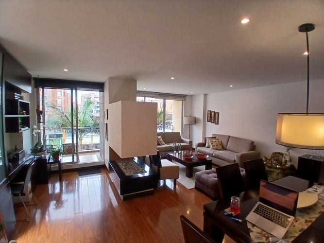 Apartamento de 3 alcobas en venta en Chicó Navarra, Bogotá, 164 m² · foto 3 de 21