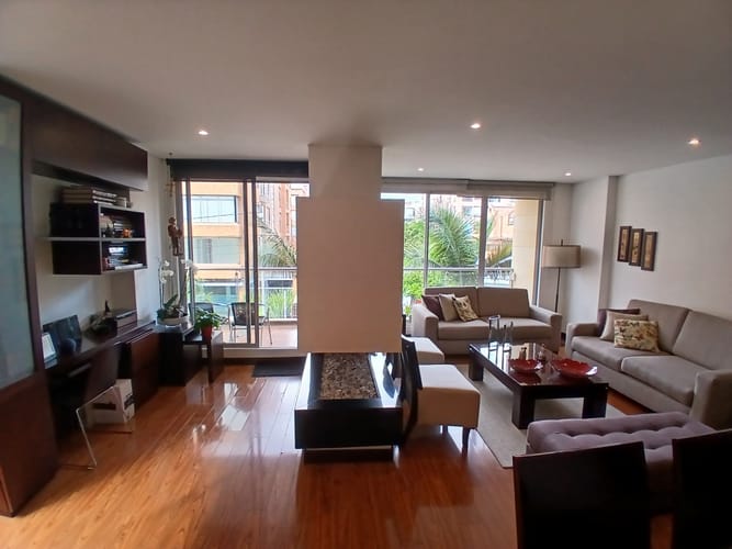 Apartamento de 3 alcobas en venta en Chicó Navarra, Bogotá, 164 m² · foto 4 de 21