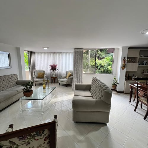 Apartamento de 3 alcobas en venta en Altos Del Poblado, Medellín, 142 m² · foto 6 de 13