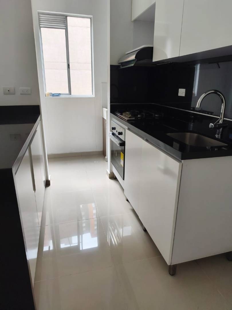Apartamento en arriendo en San German, Medellín · foto 2 de 14
