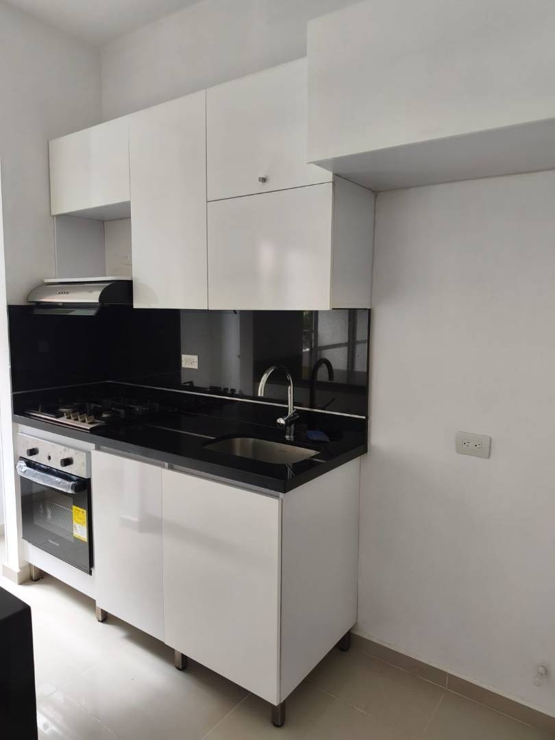 Apartamento en arriendo en San German, Medellín · foto 3 de 14