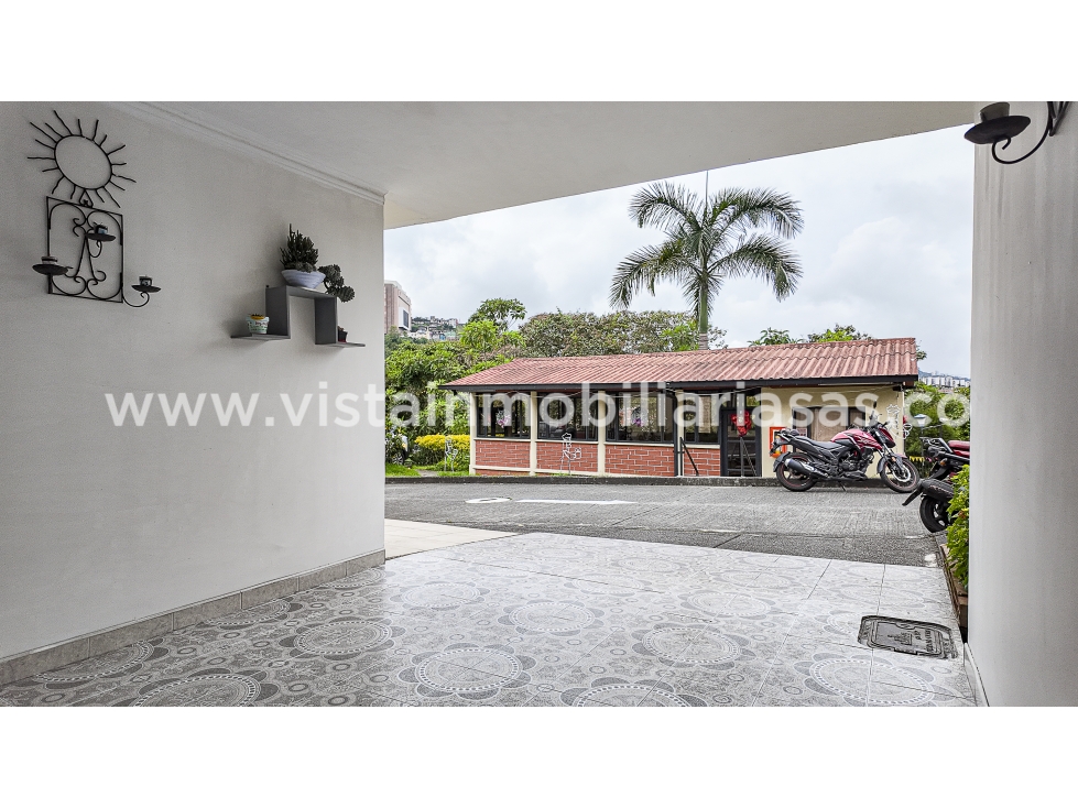 Casa en venta en Avenida Kevin Angel, Manizales · foto 3 de 18