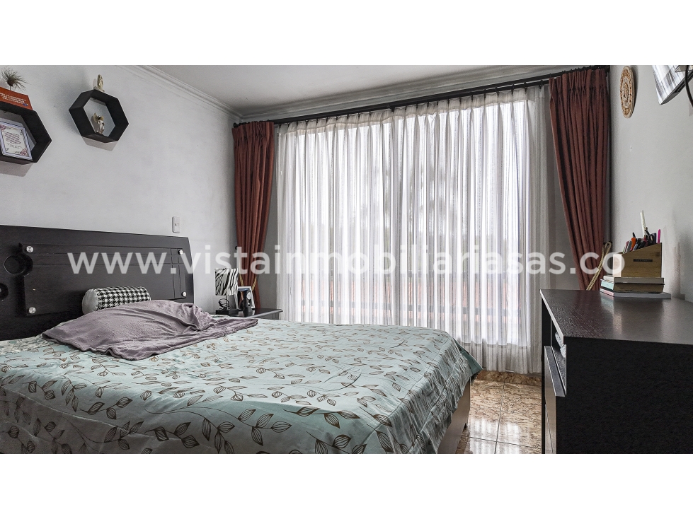 Casa en venta en Avenida Kevin Angel, Manizales · foto 8 de 18