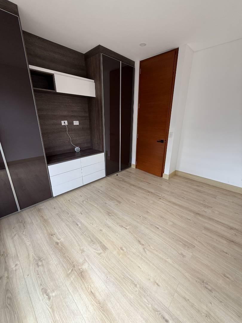Apartamento en venta en Los Rosales, Bogotá · foto 5 de 20