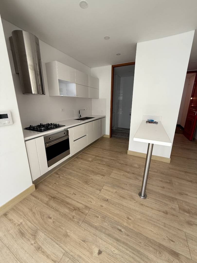 Apartamento en venta en Los Rosales, Bogotá · foto 6 de 20