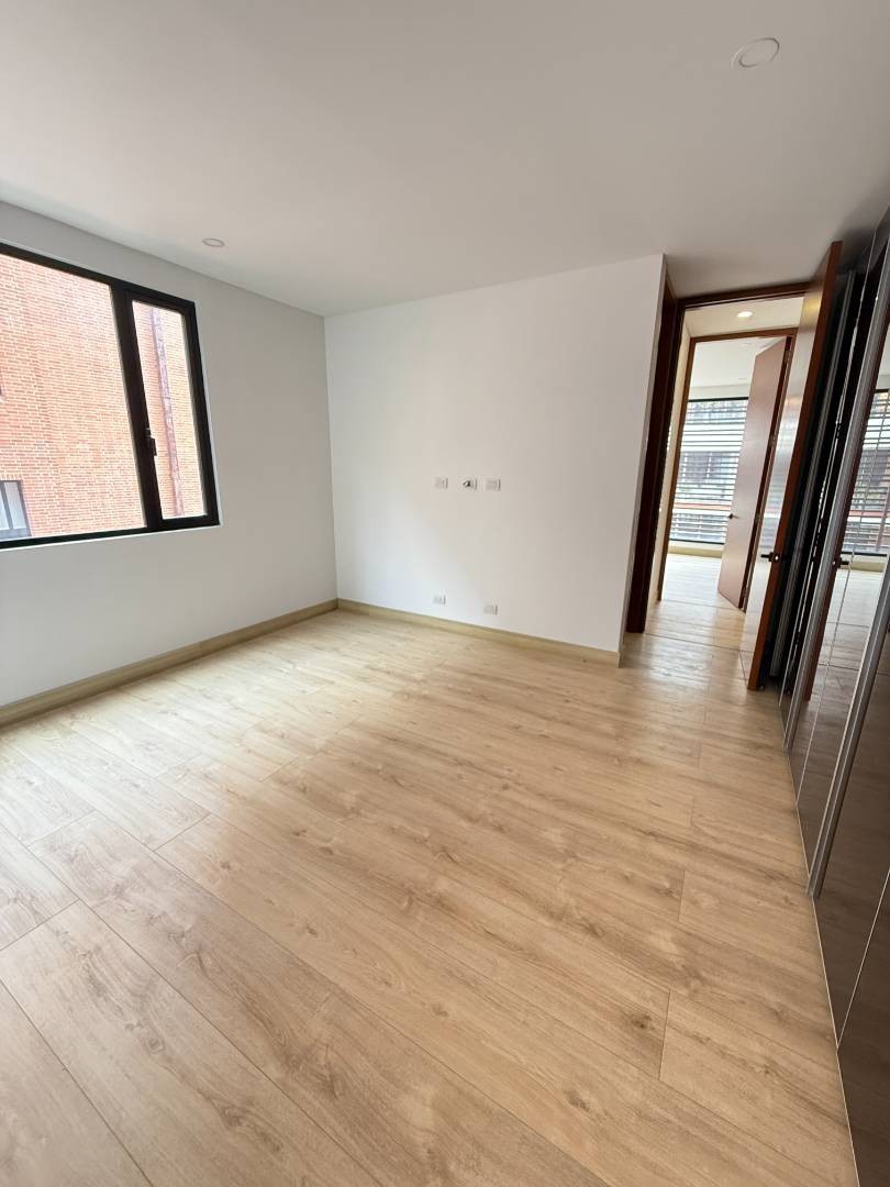 Apartamento en venta en Los Rosales, Bogotá · foto 15 de 20