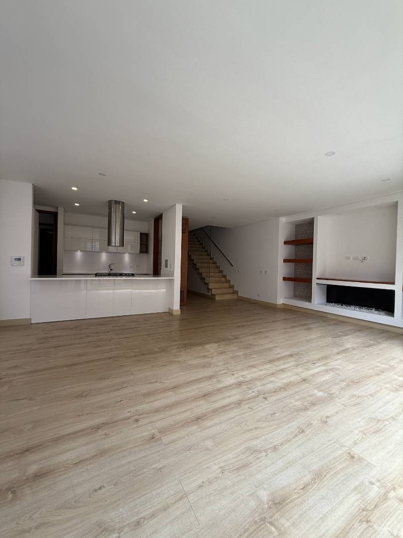 Apartamento en venta en Los Rosales, Bogotá · foto 4 de 20