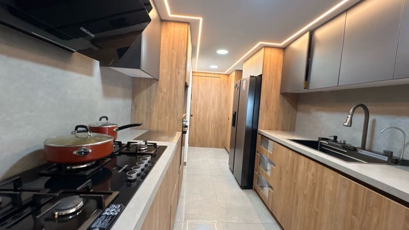 Casa de 6 alcobas en venta en Ciudad Jardin, Cali, 1144 m² · foto 3 de 24