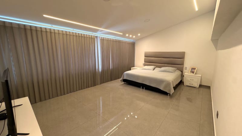 Casa de 6 alcobas en venta en Ciudad Jardin, Cali, 1144 m² · foto 13 de 24