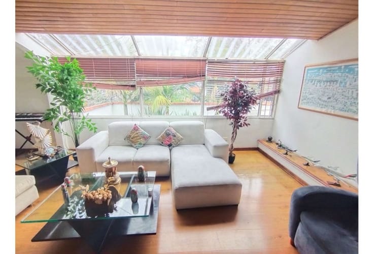 Casa de 4 alcobas en venta en Niza, Bogotá, 325 m² · foto 5 de 24