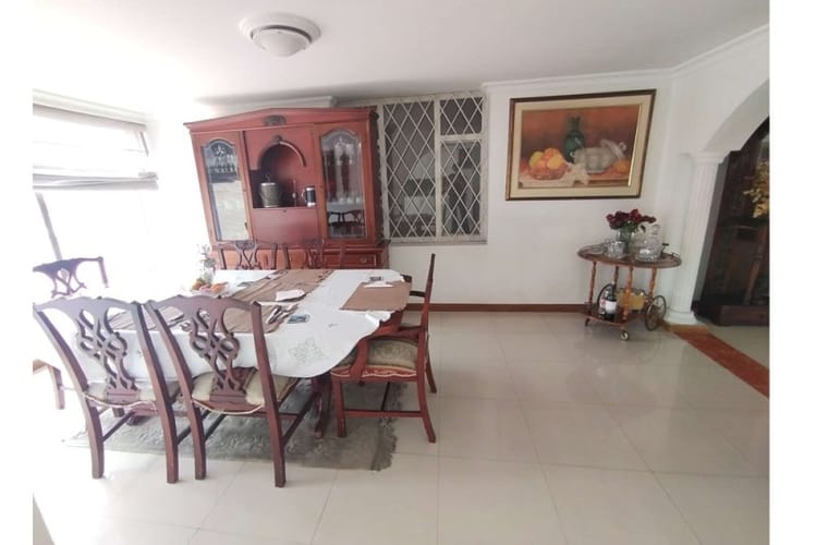 Casa de 4 alcobas en venta en Niza, Bogotá, 325 m² · foto 12 de 24