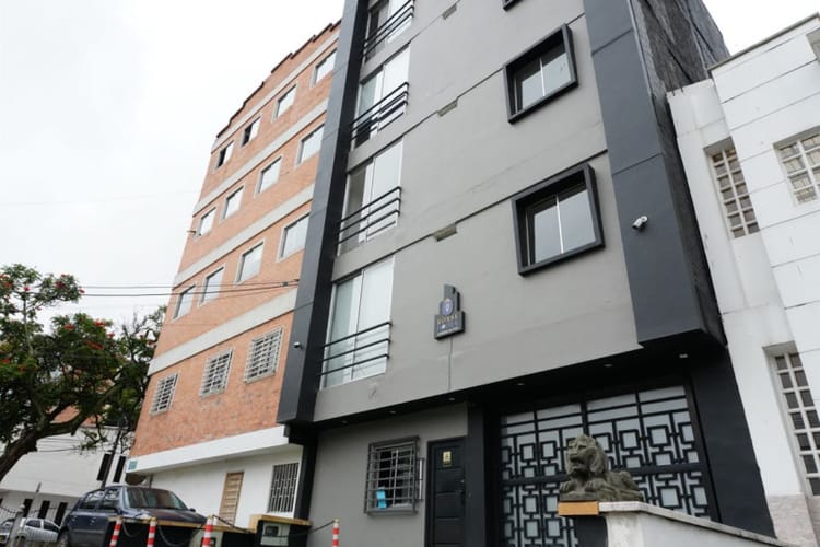 Edificio en venta en La Flora, Cali, 1200 m² · foto 2 de 21