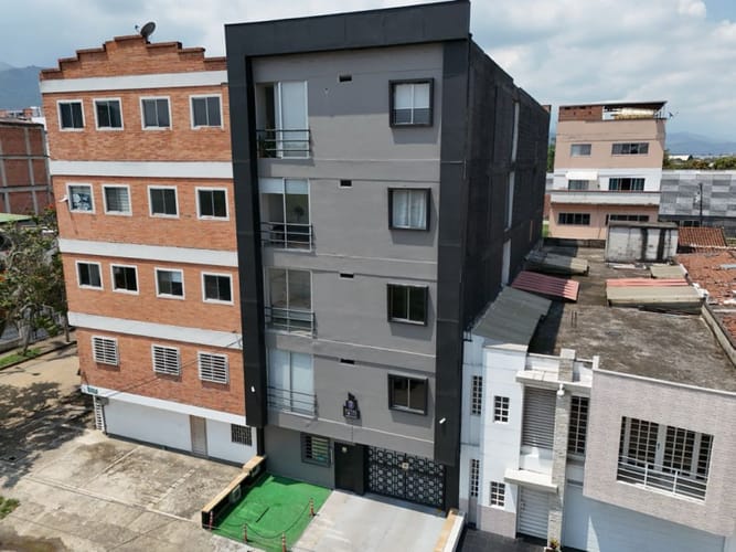 Edificio en venta en La Flora, Cali, 1200 m² · foto 3 de 21
