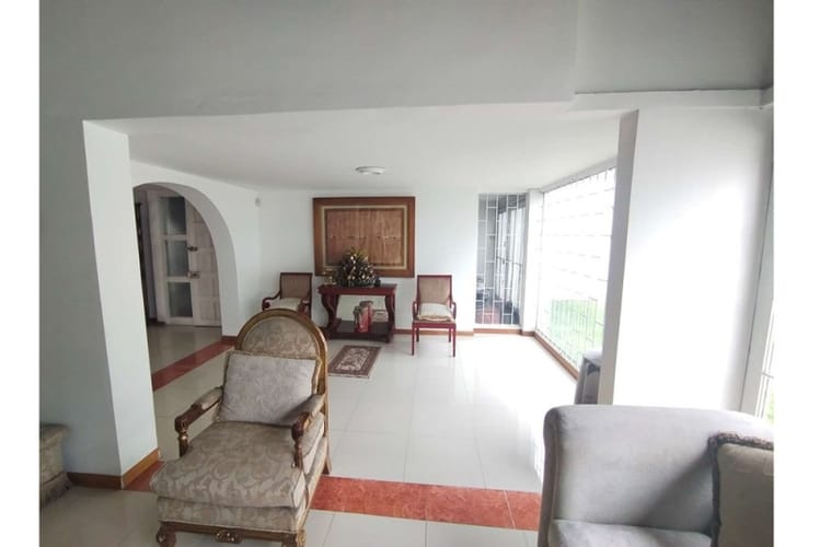 Casa de 4 alcobas en venta en Niza, Bogotá, 325 m² · foto 18 de 24