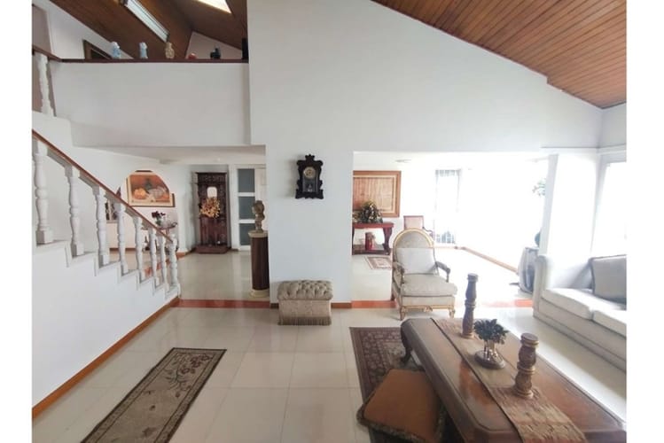 Casa de 4 alcobas en venta en Niza, Bogotá, 325 m² · foto 21 de 24